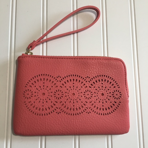 Old Navy Handbags - Old Navy Wristlet, Coral Color, Circle Design